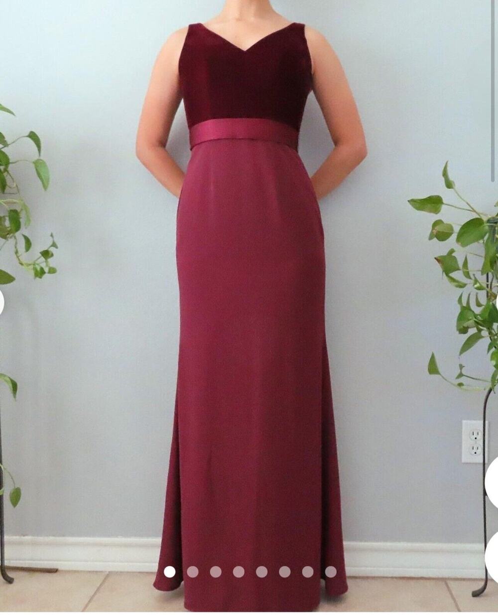 Vera Wang Wine Color, Velvet, Crepe & Satin Size 22 V-Neck Gown
